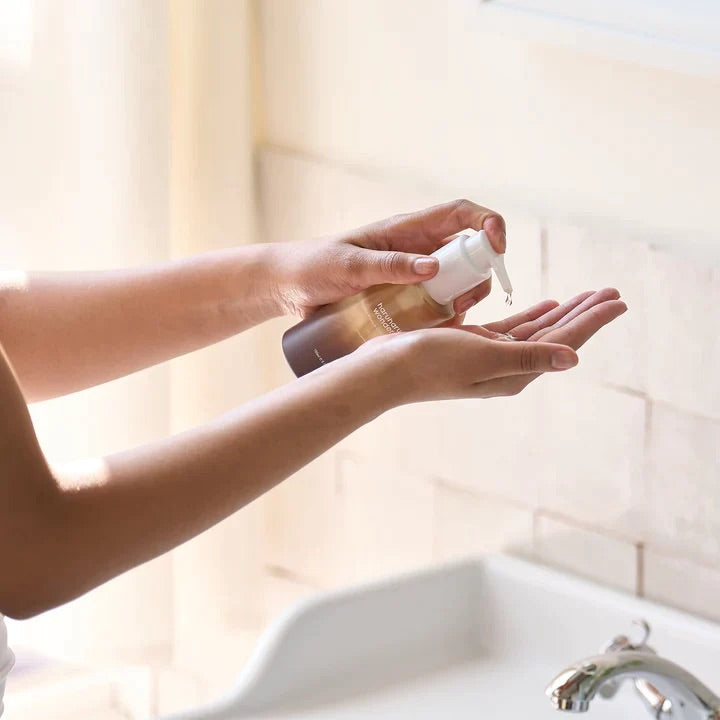 cleansing_oil_cut_720x_1296x_8b18e490-fb5c-4b9e-a184-6345bd30237b.jpg