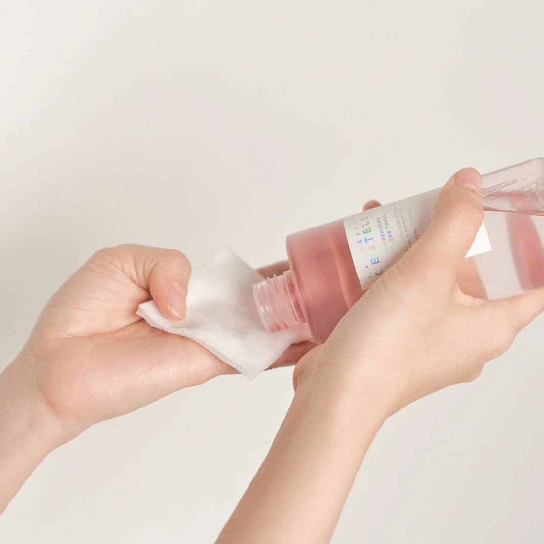 skin1004-toner-210ml-coming-soon-poremizing-clear-toner-37221341561078_1440x_f8874bea-5989-4470-9151-2a81a7922a91.webp